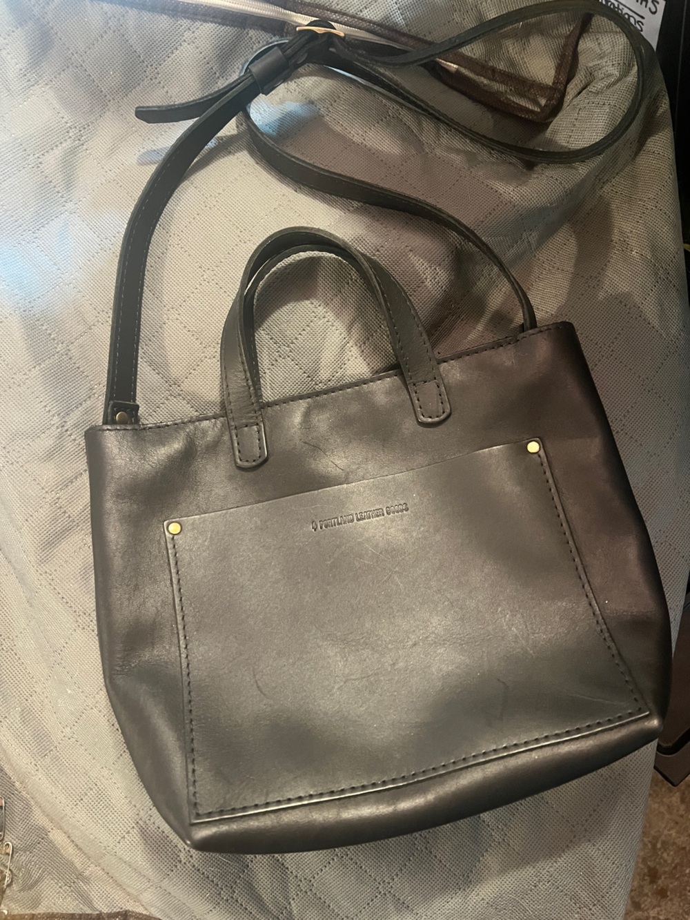 Portland Leather Goods black crossbody EUC zipper clean